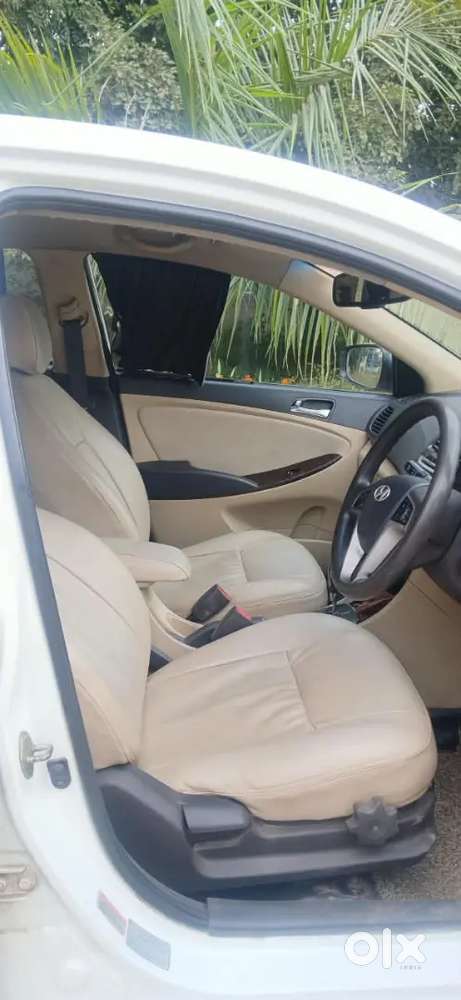 **make- Hundai*
*model - Verna*
*varient - 1.6 Sx*
*year - 2013*
*insu