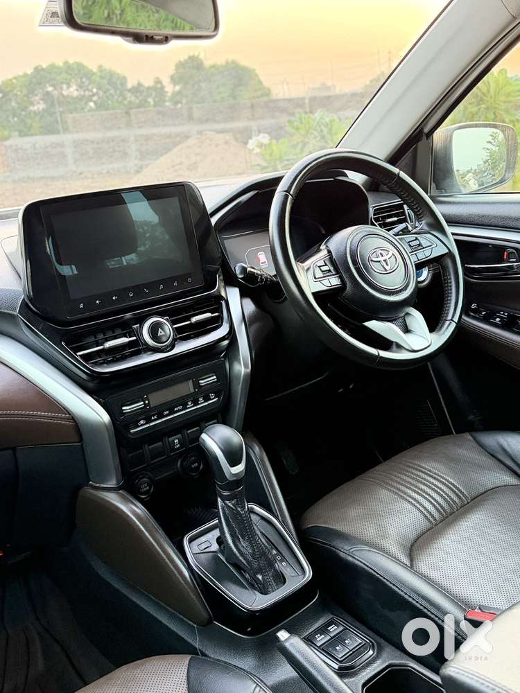 Toyota Urban Cruiser Hyryder 1.5 V Hybrid, 2023, Petrol