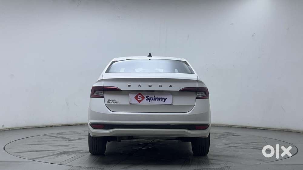 Skoda Slavia Ambition 1.0l Tsi Mt, 2022, Petrol