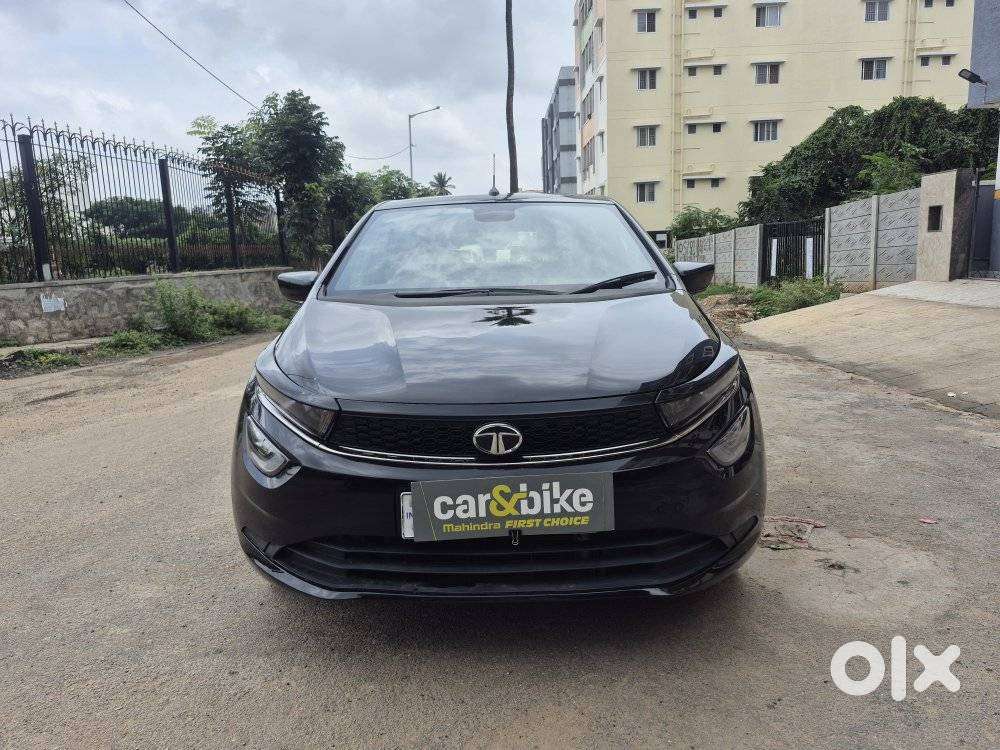 Tata Altroz 1.2 Xza Plus Dark Edition Dct, 2022, Petrol