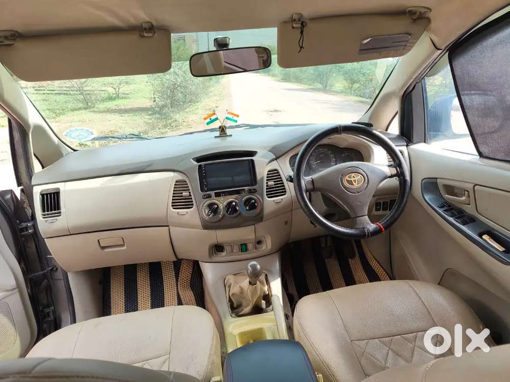 Toyota Innova 2.5 G Grey