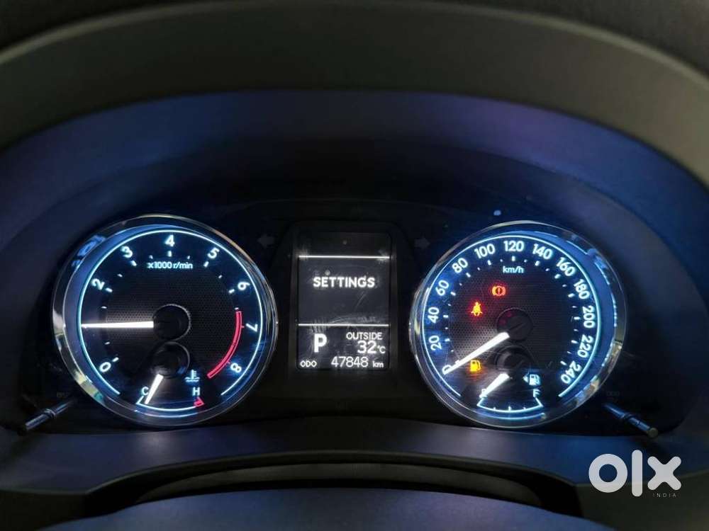 Toyota Corolla Altis G At, 2015, Petrol