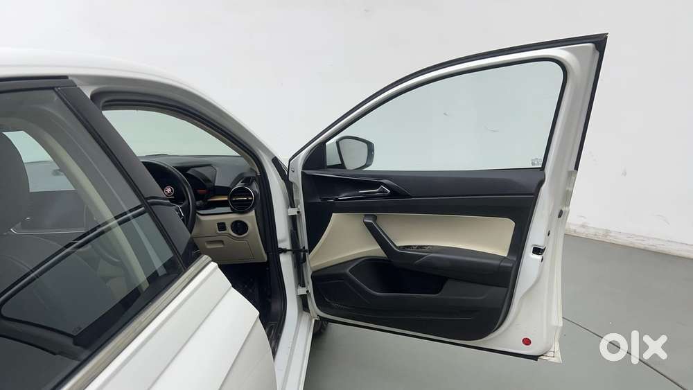 Skoda Slavia Style 1.5l Tsi Dsg, 2023, Petrol