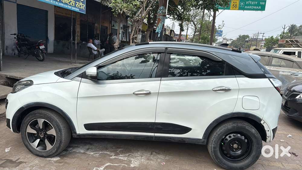 Tata Nexon Xz+ Tope Model Dual Tone Manual