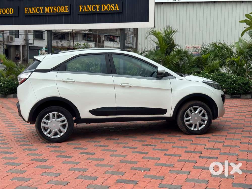 Tata Nexon 1.2 Revotron Xz, 2019, Petrol