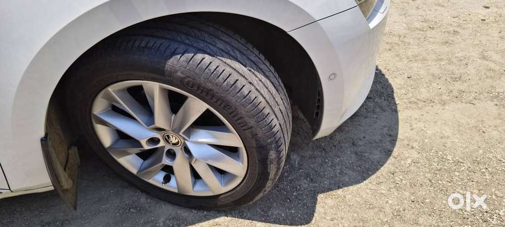 Skoda Superb L&k 1.8 Tsi At, 2019, Petrol