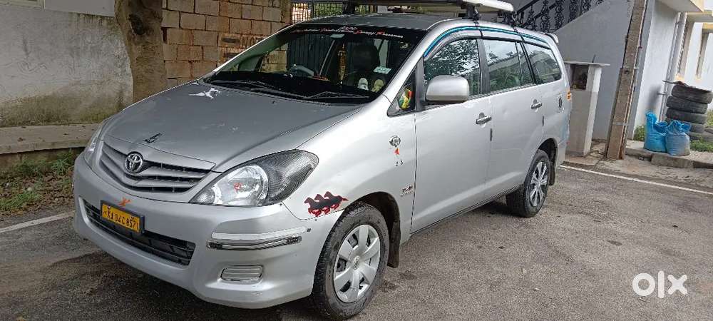 Toyota Innova 2011 Diesel 450000 Km Driven