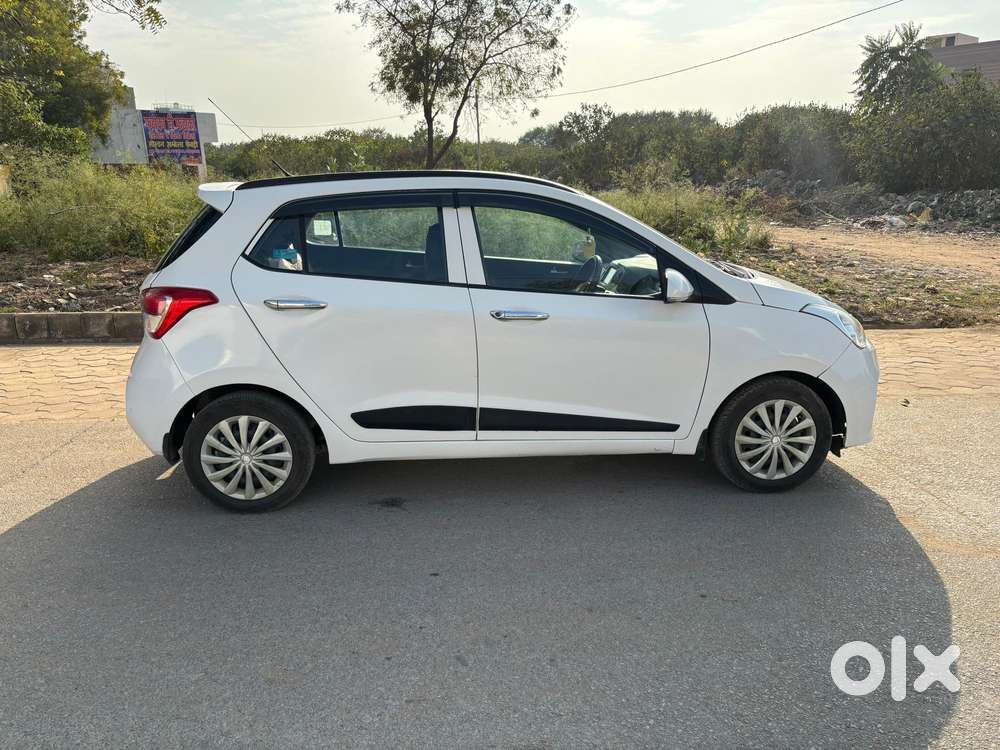 Hyundai Grand I10 Sportz (o) 1.2 At Vtvt, 2019, Petrol
