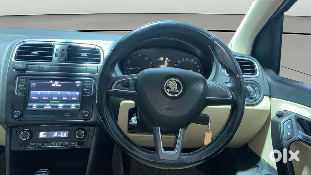 Skoda Rapid 1.6 Mpi At Style, 2019, Petrol