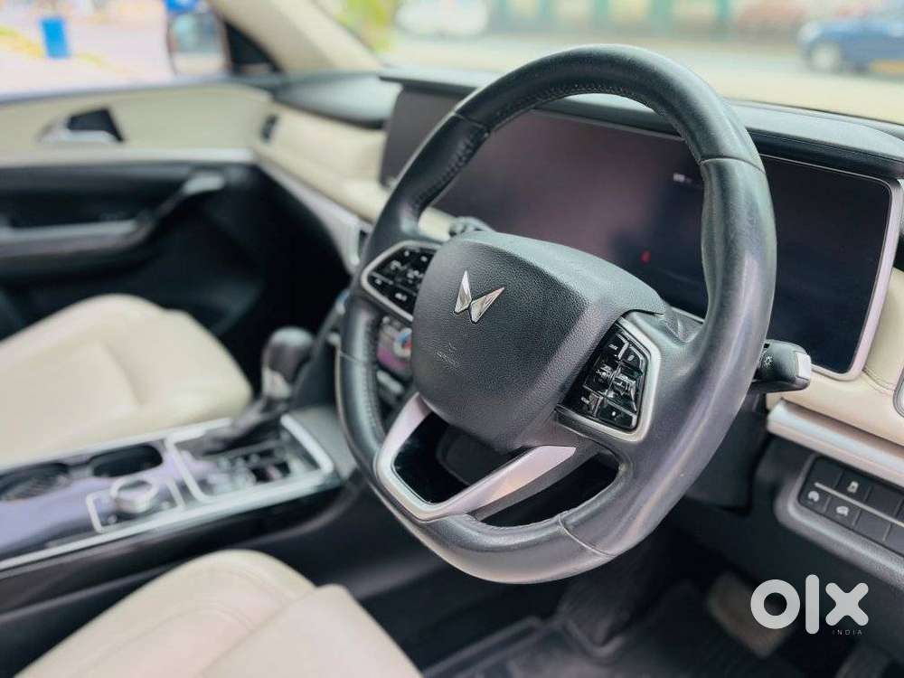 Mahindra Xuv700 2.2 Ax 7 Diesel At Luxury Pack Str, 2022, Diesel
