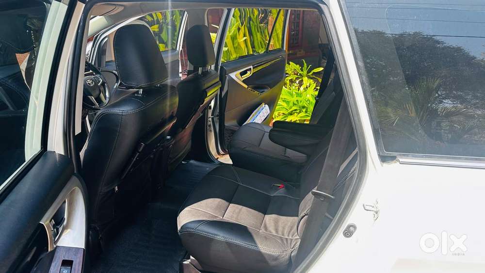 Toyota Innova Crysta 2.4 V 7 Str, 2017, Diesel