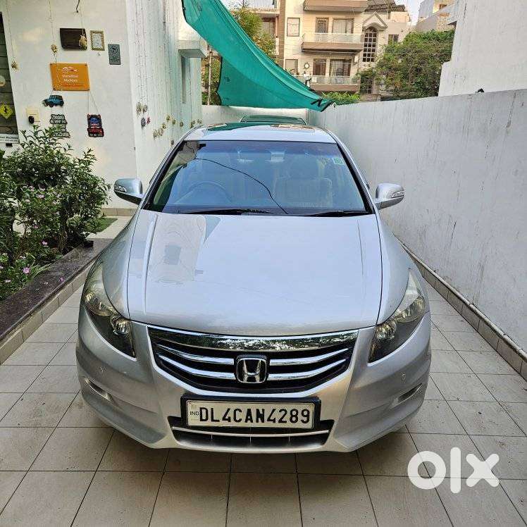 Honda Accord 2.4 Elegance Manual, 2011, Petrol