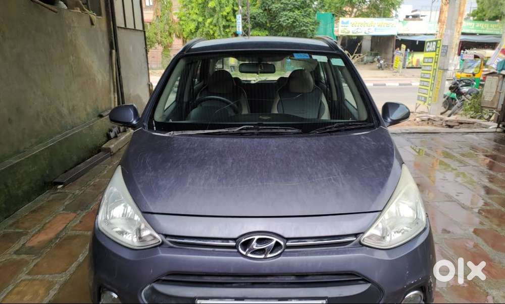 Hyundai Grand I10 Sportz, Dec 2016 Model, New Tyres, Full Insurancee