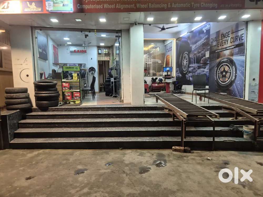 Ready to move showroom is available on sale (roi deal) at bhawanipore