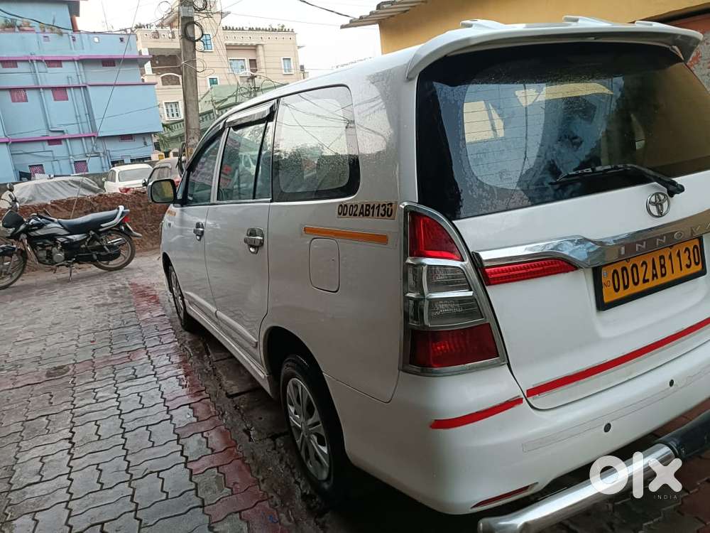 Toyota Innova 2.5 G (diesel) 8 Seater Bs Iv, 2016, Diesel