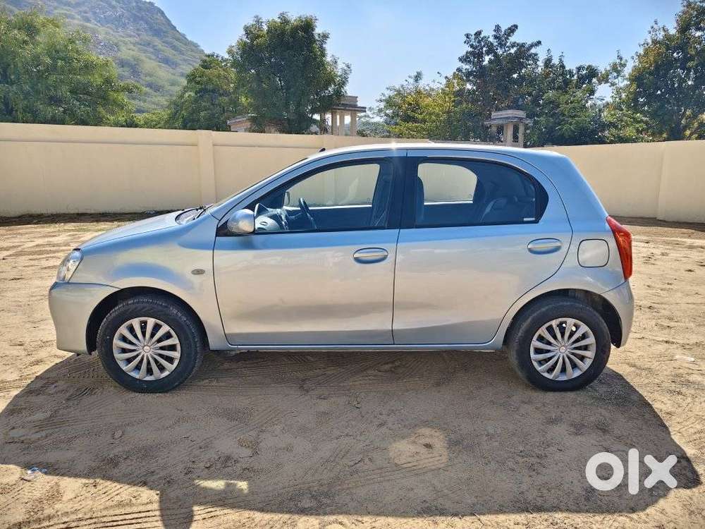 Toyota Etios Liva 2011-2012 G, 2011, Petrol