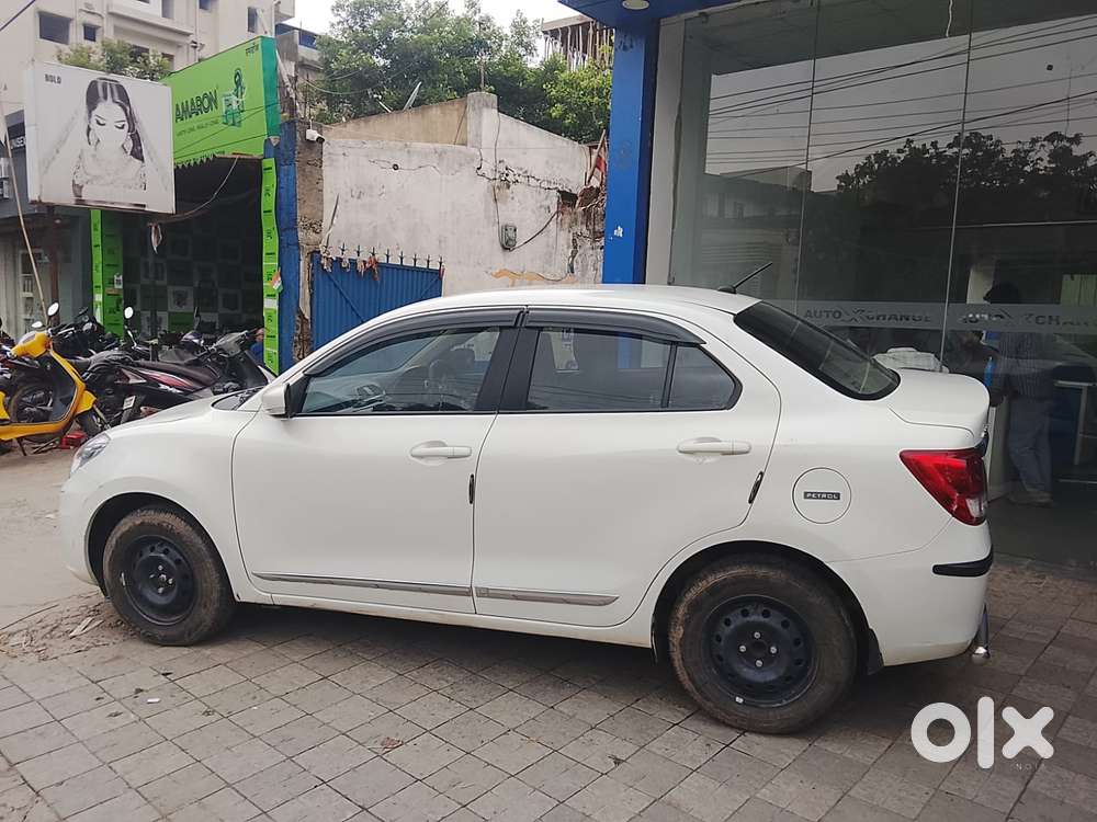 Maruti Suzuki Swift Dzire 1.3 Vxi, 2022, Petrol