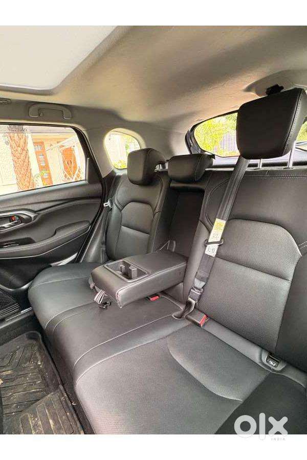 Toyota Urban Cruiser Hyryder 2024 Petrol Well Maintained