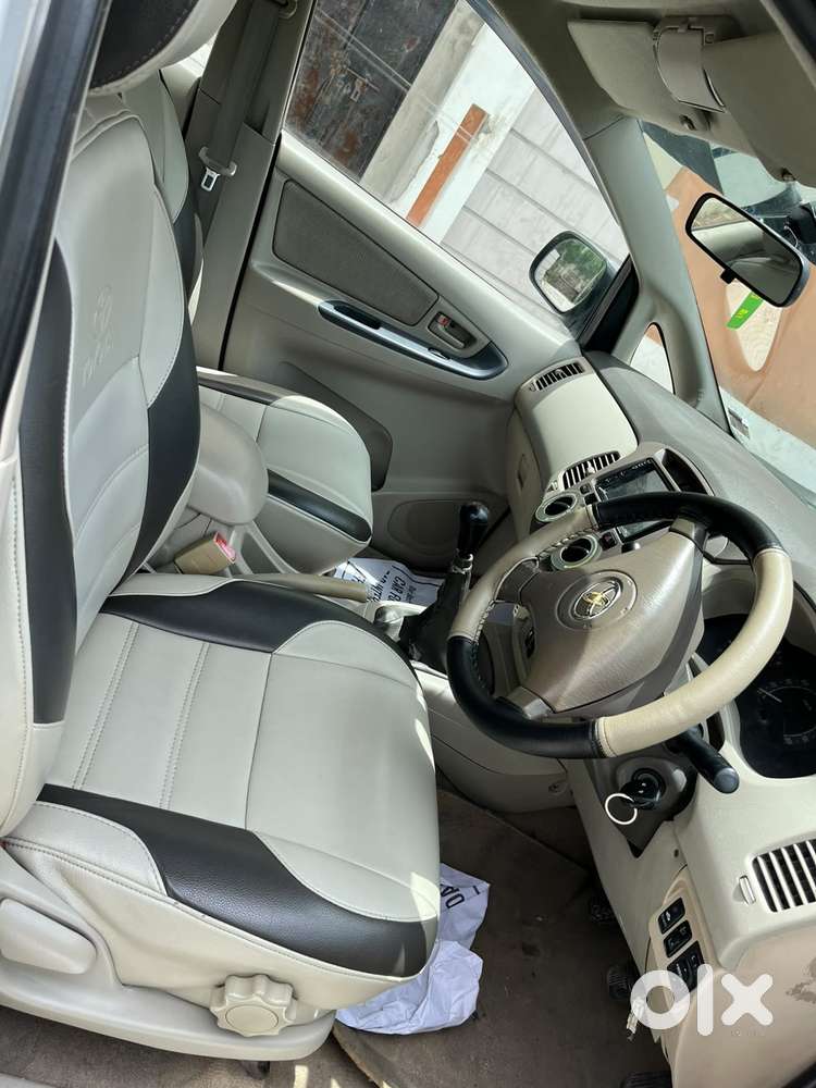 Toyota Innova 2.5 G (diesel) 8 Seater, 2011, Diesel