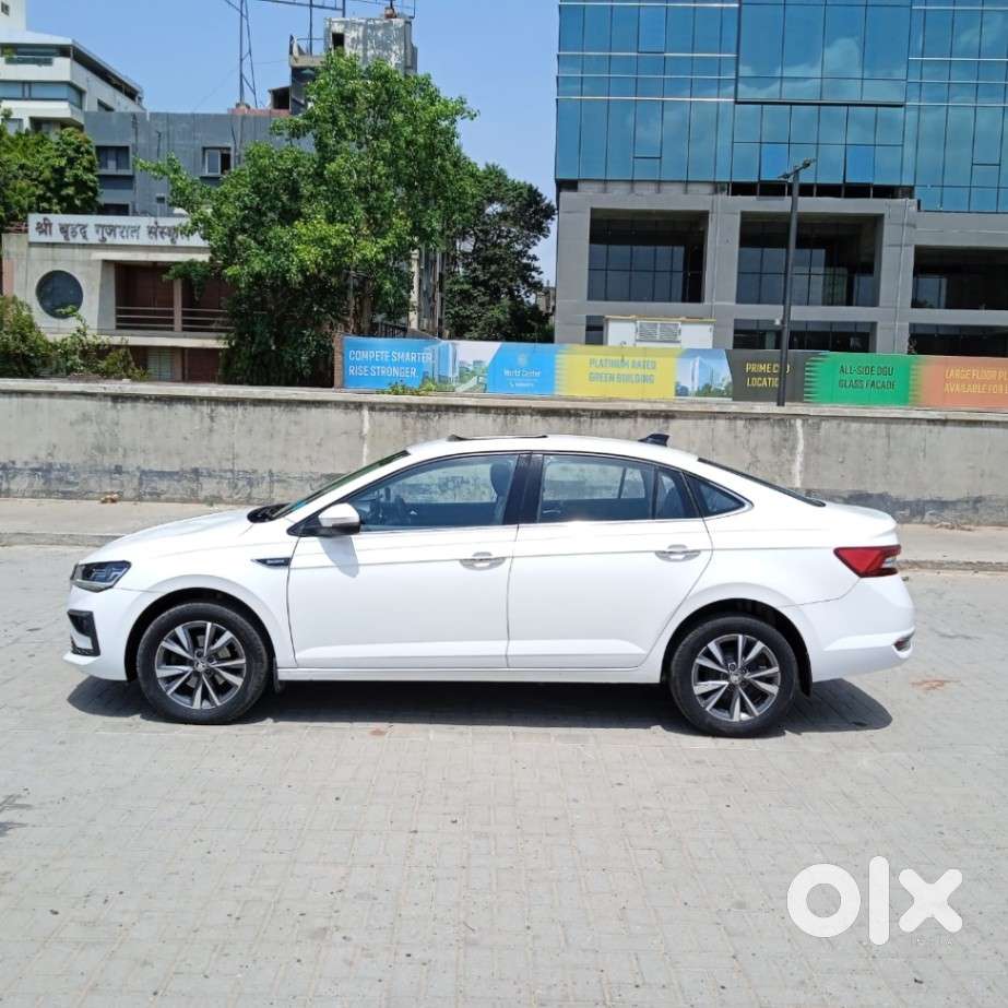 Skoda Slavia Style 1.0l Tsi At, 2022, Petrol