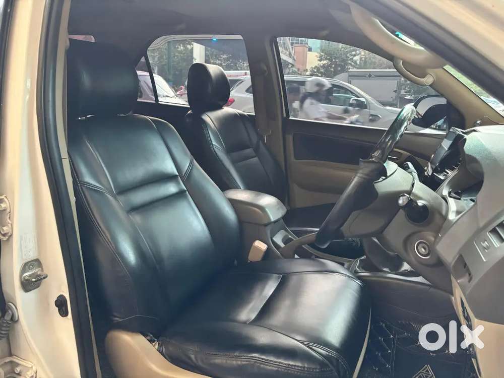 Toyota Fortuner 2012 4x2 Manual