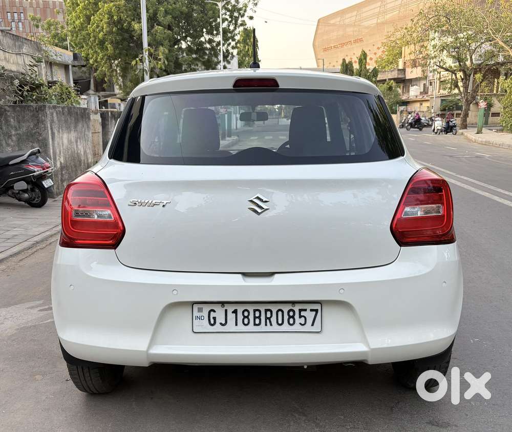 Maruti Suzuki Swift Vxi + Manual, 2022, Petrol