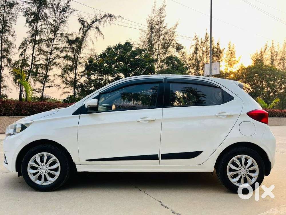 Tata Tiago 1.2 Revotron Xt (o), 2017, Petrol