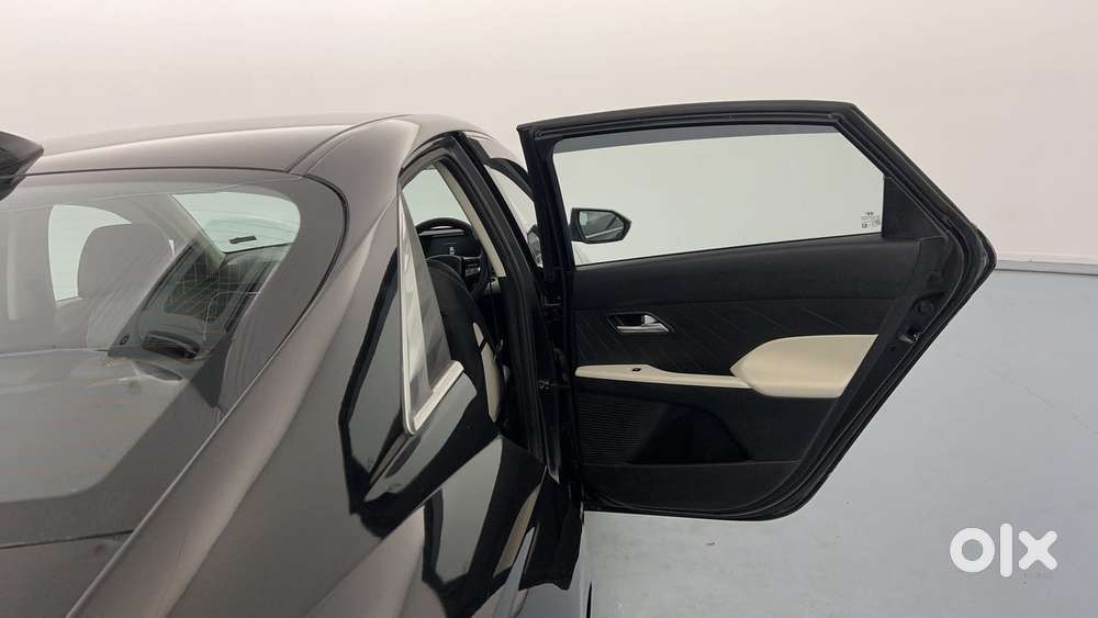 Hyundai Verna 1.5 Sx Petrol Mt, 2023, Petrol