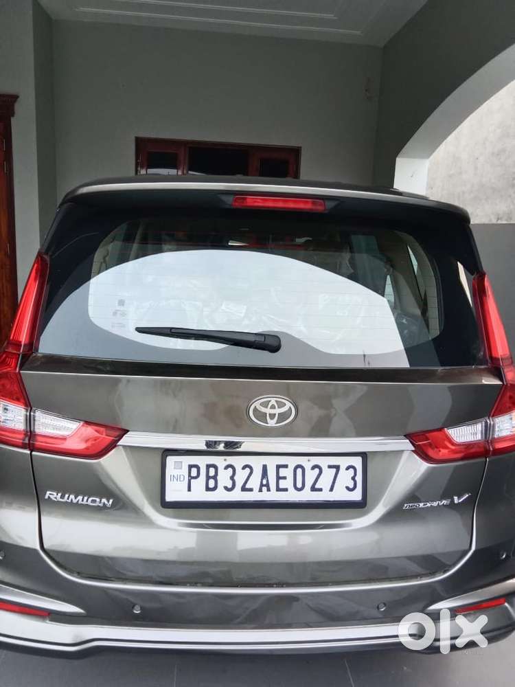 Toyota Rumion V At Petrol 2025