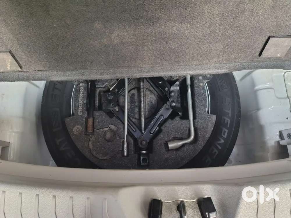 Mahindra Xuv300 2024 Diesel Well Maintained
