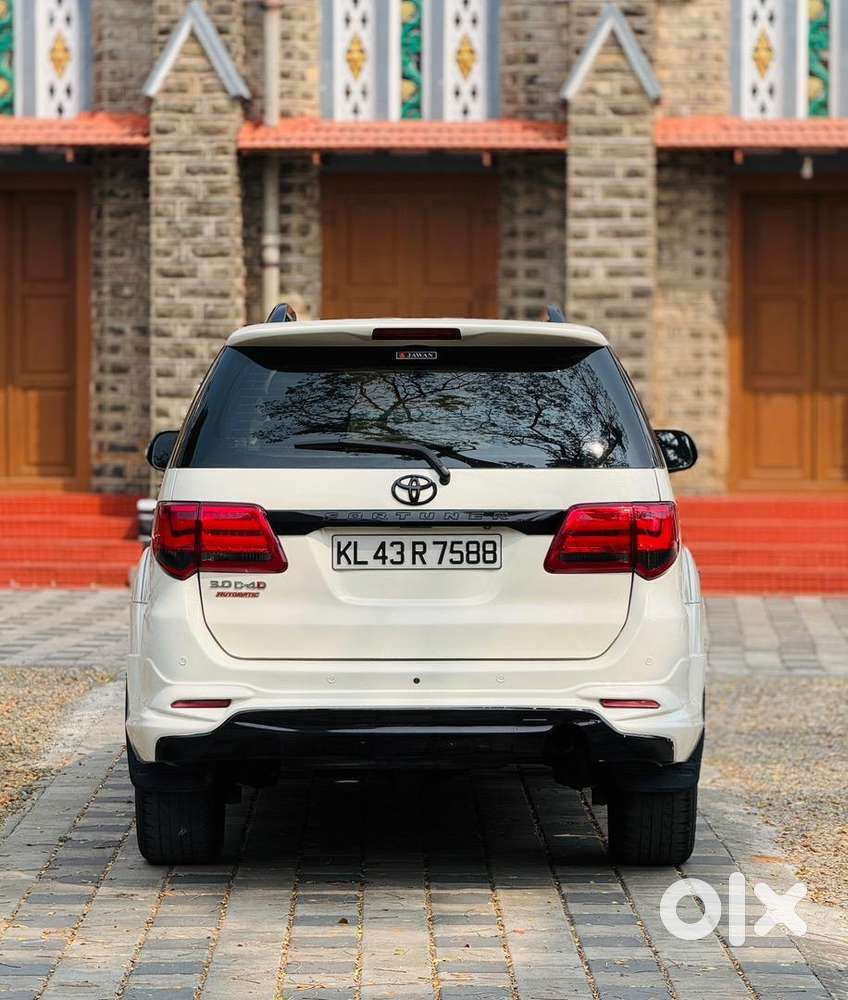 Toyota Fortuner 3.0 4x2 Automatic, 2013