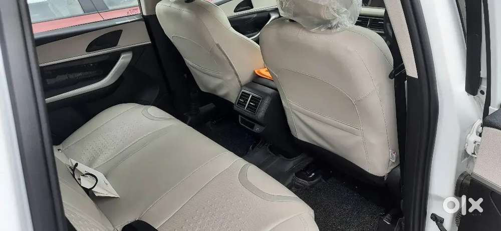 Mahindra Xuv700 2022 Variant Petrol Manual