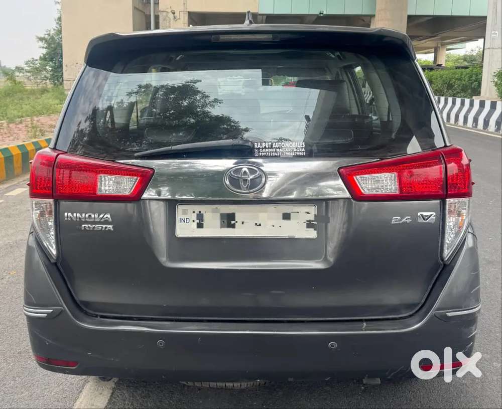 Crysta 2017 2.4 V Diesel Manual Sale