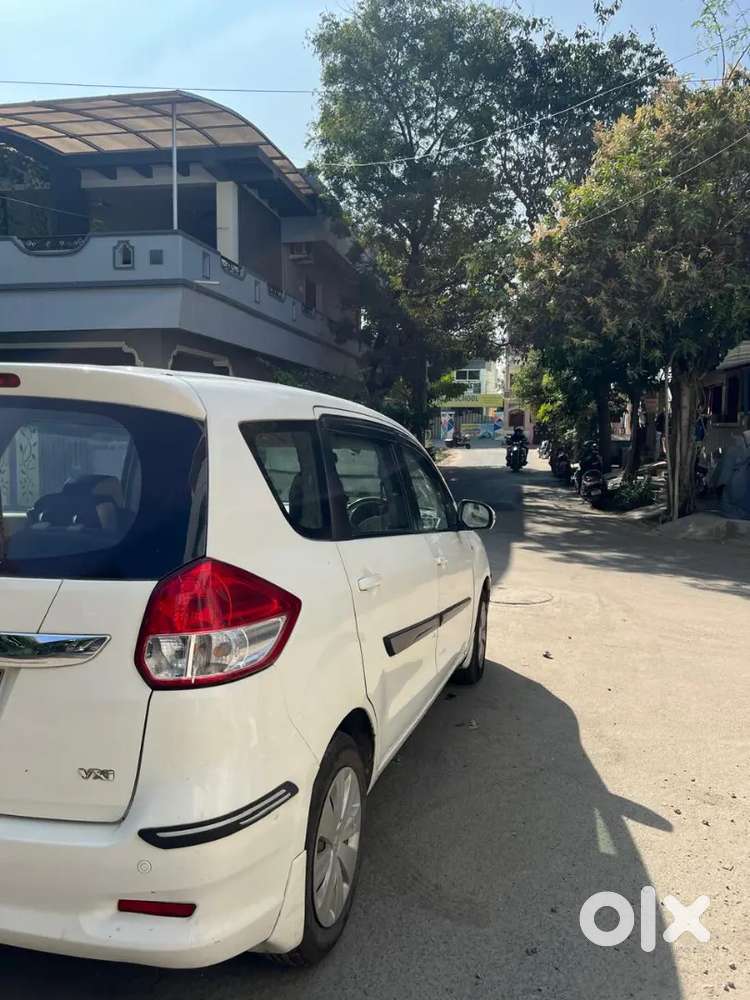 Maruti Suzuki Ertiga 2016 Model Vxi/ Slightly Negotiable
