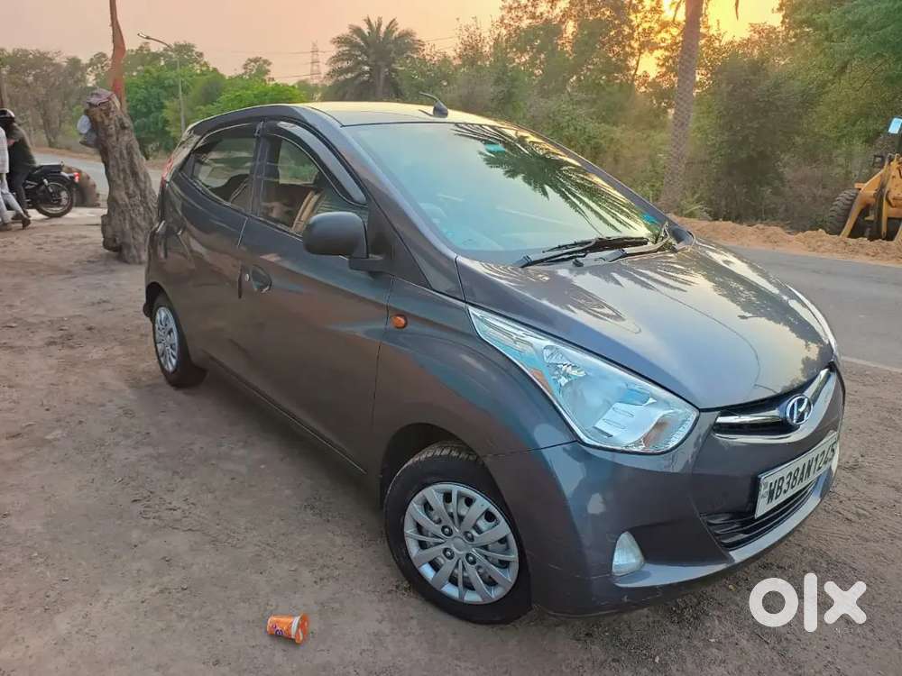 Hyundai Eon 2017 Petrol 23700 Km Driven