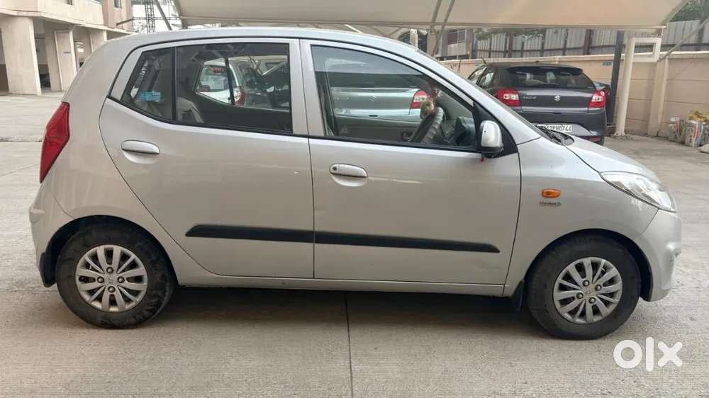 Touch Screen Player Reverse Camera Well Maintained Car