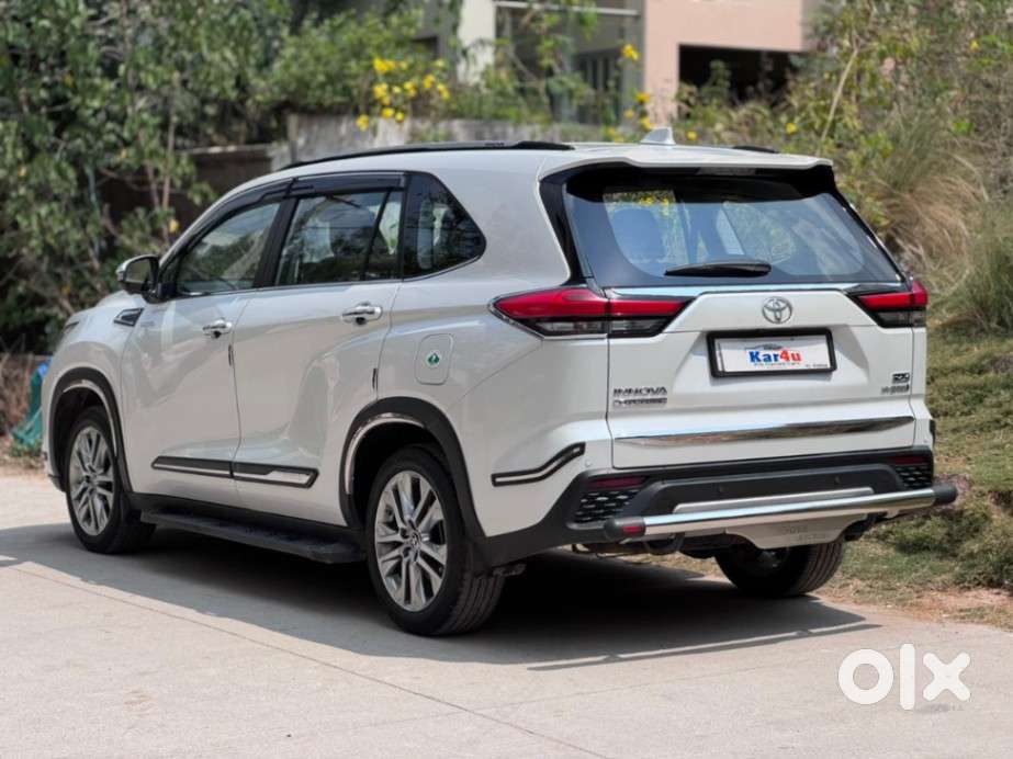 Toyota Innova Hycross 2.0 Zx (o) Hybrid 7 Str, 2023, Petrol