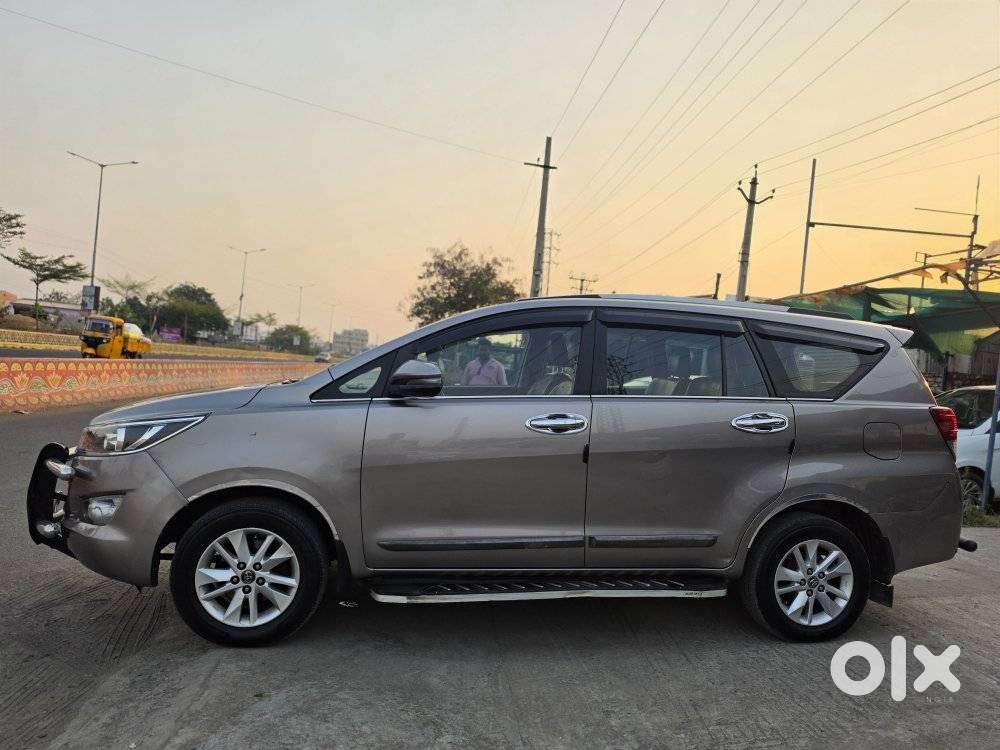 Toyota Innova Crysta 2.4 G Mt 8s, 2018, Diesel