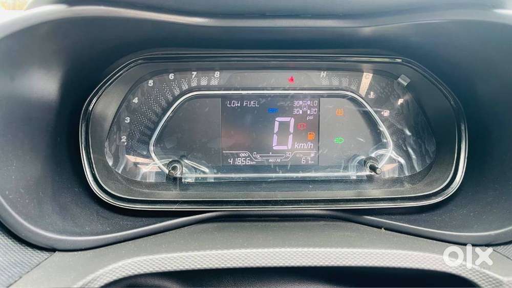 Tata Nexon, 2022, Petrol