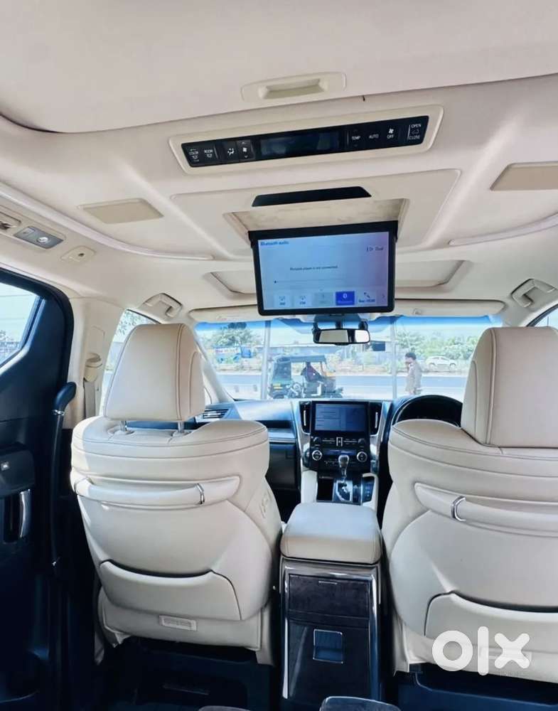 Toyota Vellfire Vip &ndash; Executive Lounge, 2023, Petrol