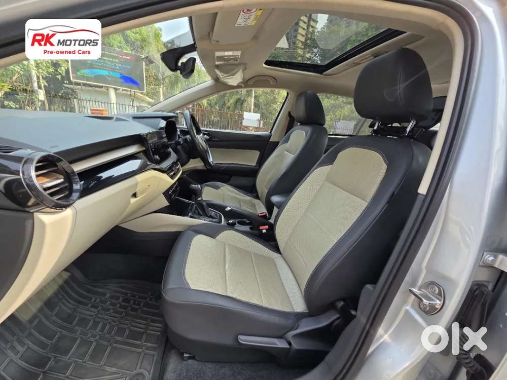 Skoda Slavia Style 1.0l Tsi At, 2023, Petrol
