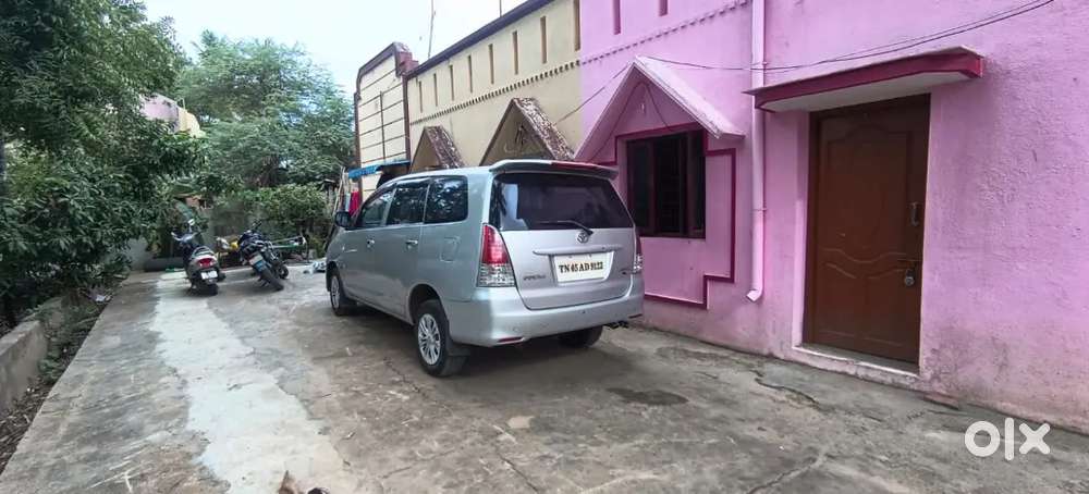 Toyota Innova 2010 Diesel Well Maintained