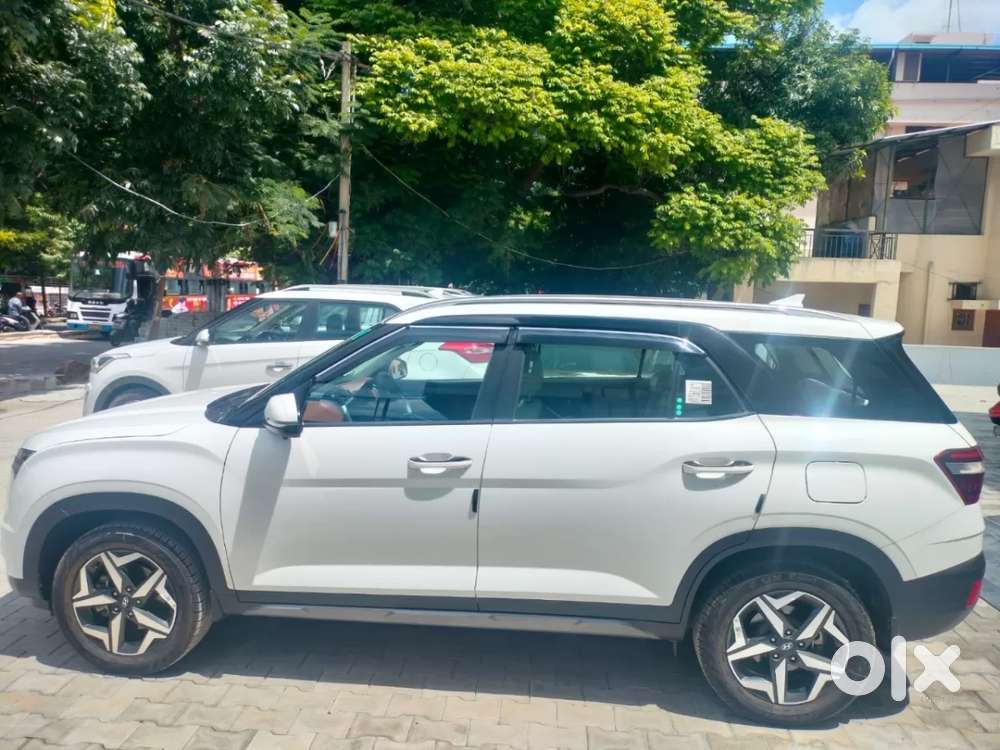 Hyundai Alcazar, 2023, Petrol