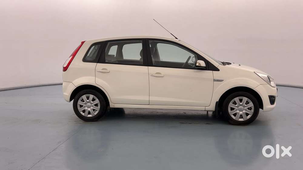 Ford Figo Petrol Zxi, 2015, Petrol