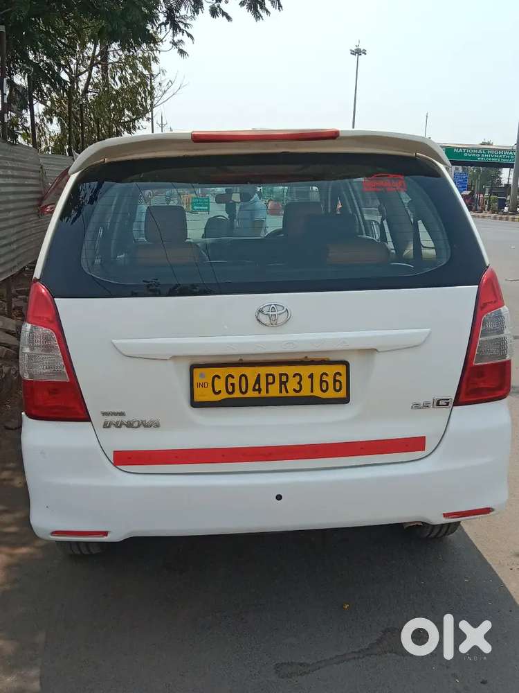 गाड़ी में कोई काम नहीं है चारों टायर न्यू ब्रांड है नहीं बैटरी है