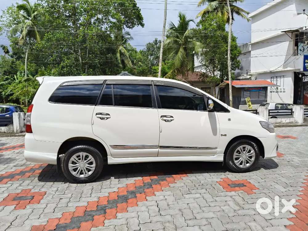 Toyota Innova 2015 Diesel Well Maintained