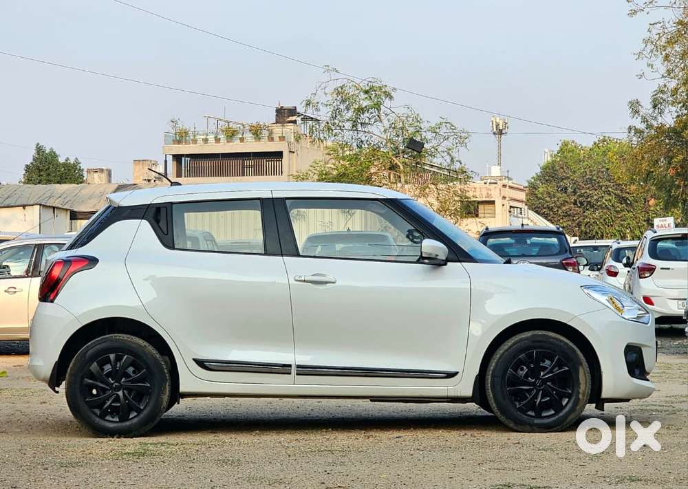 Maruti Suzuki Swift Vxi + Manual, 2022, Petrol