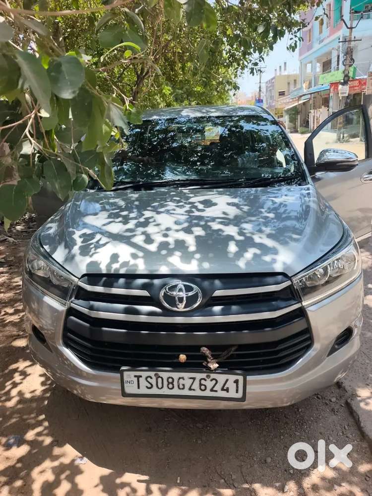 Innova Crysta 2.4 G ( 8 Seater ) Bs4