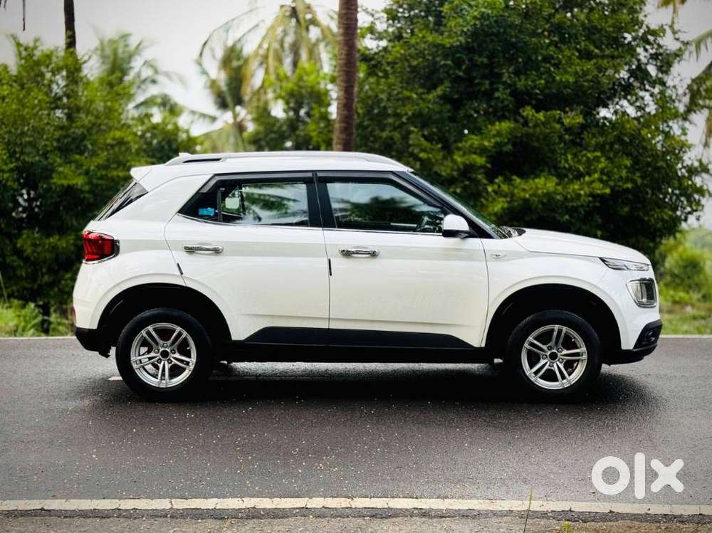 Hyundai Venue 1.2 S Plus, 2020, Petrol