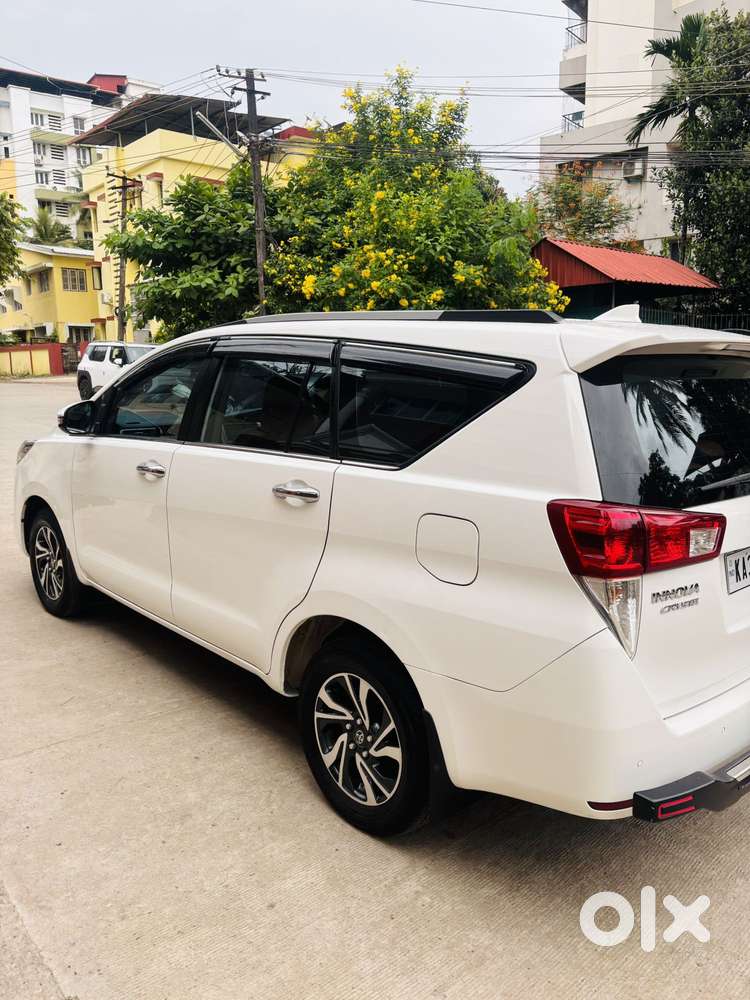 Toyota Innova Crysta 2.7v Mt, 2024, Diesel
